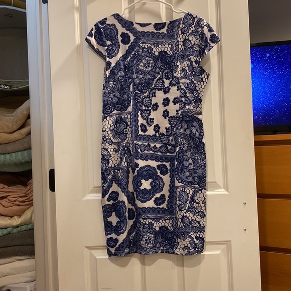 Dress - Picture 4 of 4